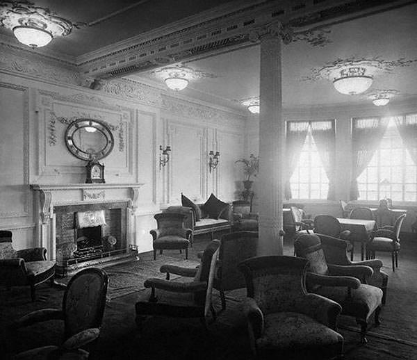 A promotional image of the Reading Room on the First Class A Deck of The Titanic.